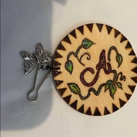 🌸✨New Handcrafted Handmade Wood Burned Butterfly Monogram A Keychain - Picture 7 of 9